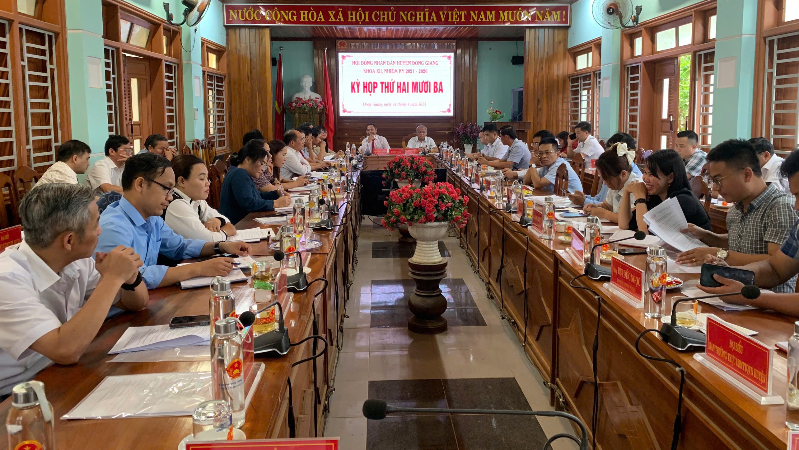 Thông qua nghị quyết thành lập 4 đơn vị hành chính cấp xã