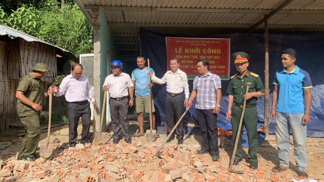 Huyện Đông Giang phát động 60 ngày xóa 291 nhà tạm,  nhà dột nát